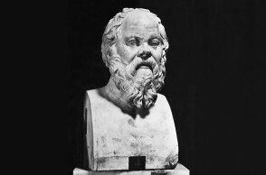 Τι μας μαθαίνει ο θάνατος του Σωκράτη για τους κινδύνους στις δικές μας δημοκρατίες;
