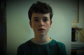 Πώς το Adolescence έφερε την τοξική αρρενωπότητα στην πολιτική συζήτηση της Αγγλίας - Η σειρά φαινόμενο του Netflix έγινε πεδίο συζήτησης και στο κοινοβούλιο της χώρας