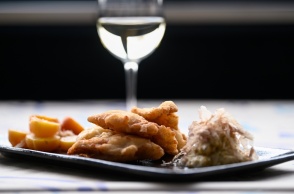 Πιάτο με μπακαλιάρο σκορδαλιά