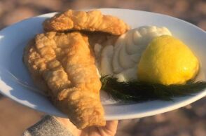 14 στέκια για να απολαύσεις τον μπακαλιάρο-σκορδαλιά όπως τον ονειρεύεσαι