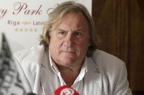 Ο Ζεράρ Ντεπαρντιέ δικάζεται στο Παρίσι για σεξουαλική επίθεση εναντίον δύο γυναικών - Περισσότερες από 20 γυναίκες τον έχουν καταγγείλει.