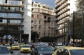 Αυτοκίνητα στο κέντρο της Αθήνας