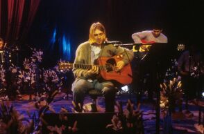 Κερτ Κομπέιν: Η ακριβότερη κιθάρα στον κόσμο, από το MTV Unplugged των Nirvana, θα εκτεθεί στο Λονδίνο - Είχε πωληθεί σε δημοπρασία έναντι 6 εκατ. δολαρίων