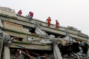 Μιανμάρ: Τα σωστικά συνεργεία ξέμειναν από σάκους για πτώματα -Αυξάνονται συνεχώς οι νεκροί