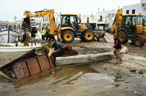 Κακοκαιρία: Εικόνες δείχνουν το μέγεθος της καταστροφής σε Πάρο, Μύκονο και Χανιά