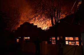 Ο Δήμος Αθηναίων για τη φωτιά στο κτίριο της Εριουργίας στα Άνω Πατήσια