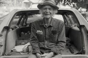 Πέθανε στα 83 του ο θρύλος της αμερικανικής φολκ σκηνής Μάικλ Χάρλεϊ - Σύγχρονος του Μπομπ Ντίλαν - Ενέπνευσε πλήθος καλλιτεχνών της εναλλακτικής σκηνής