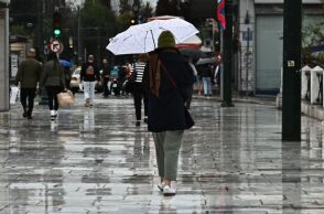 Έκτακτο δελτίο επιδείνωσης καιρού με καταιγίδες και πτώση της θερμοκρασίας από την Κυριακή - Πού θα σημειωθούν χιονοπτώσεις