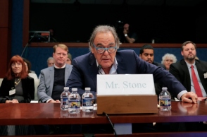 Ο Όλιβερ Στόουν ζητά από το Κογκρέσο να ερευνήσει εκ νέου τη δολοφονία του προέδρου Κένεντι