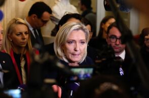 Αντιδράσεις στη Γαλλία για τον αποκλεισμό της Μαρίν Λεπέν από τις εκλογές - Κάλεσμα σε συγκεντρώσεις από όλα τα πολιτικά μέτωπα.