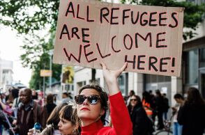 Γερμανία: Περιορισμό των αιτούντων άσυλο σε κάτω των 100.000 ετησίως προανήγγειλε ο αρχηγός του Χριστιανοδημοκρατικού Κόμματος, Φρίντριχ Μερτς 