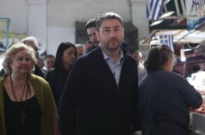 Στη Βαρβάκειο ο Ανδρουλάκης: Φέτος οι πολίτες θα πληρώσουν το πιο ακριβό πασχαλινό τραπέζι