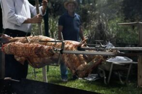 3 κοντινοί προορισμοί για να σουβλίσεις το πασχαλιάτικο αρνί στην εξοχή
