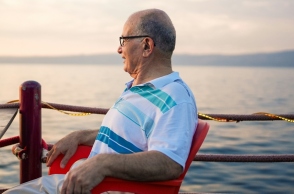 Sit to stand: Το απλό τεστ που αποκαλύπτει πολλά για το πώς γερνάμε - Το πείραμα με την καρέκλα