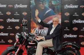 Σταν Λι: Η Τζ.Σ. Λι αρνείται ότι κακοποίησε τους γονείς της, ενώ νέο ντοκιμαντέρ αποκαλύπτει πιθανή κακομεταχείριση του θρύλου της Marvel τελευταία του χρόνια.