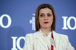 Ειρήνη Αγαπηδάκη: Δέχτηκε λεκτική επίθεση για τον γάμο των ομόφυλων ζευγαριών σε εκκλησία στο Περιστέρι