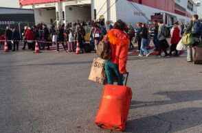Πάσχα 2025: Όπου φύγει φύγει οι Αθηναίοι: Γεμάτα φεύγουν τα πλοία, έκτακτα δρομολόγια στα ΚΤΕΛ για την επαρχία          