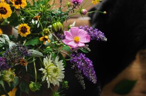 Ποιοι γιορτάζουν σήμερα 22 Απριλίου 2025; Το εορτολόγιο της Athens Voice σου τους θυμίζει. Μην ξεχάσεις να τους δώσεις τις καλύτερες ευχές σου!