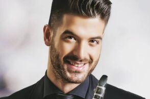 Άρης Μουγκοπέτρος: Τραυματίστηκε σοβαρά από έκρηξη κροτίδας ο γνωστός μουσικός - Κατά τη διάρκεια παραδοσιακού γλεντιού στα Τριπόταμα Αχαΐας.