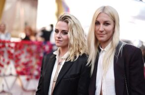 Η Κρίστεν Στιούαρτ παντρεύτηκε την αρραβωνιαστικιά της Ντίλαν Μέγερ σε κλειστή τελετή στο Λος Άντζελες - Το ζευγάρι ξεκίνησε να βγαίνει το 2019