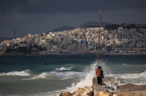 Μποφόρ έξω από το λιμάνι του Πειραιά