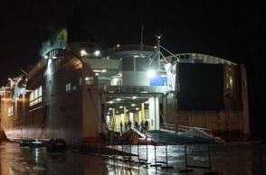 Πλοίο στο λιμάνι