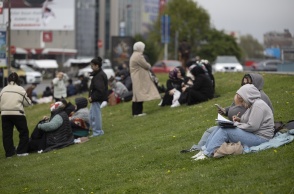 Πολίτες κάθονται στους δρόμους της Τουρκίας μετά τα 6,2 Ρίχτερ στην Κωνσταντινούπολη 