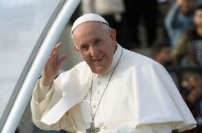 Πάπας Φραγκίσκος: Εκατοντάδες χιλιάδες πιστοί και επίσημοι από όλο τον κόσμο στη Ρώμη για την κηδεία του 88χρονου ποντίφικα - Live εικόνα