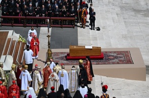 LIVE | Κηδεία Πάπα Φραγκίσκου: Ξεκίνησε η πομπή για τη Βασιλική της Σάντα Μαρία Ματζόρε