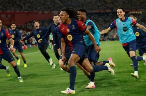 Η Μπαρτσελόνα νίκησε 3-2 τη Ρεάλ στην παράταση και κατέκτησε το Κύπελλο Ισπανίας με ήρωα τον Κουντέ σε ένα συγκλονιστικό «Κλάσικο» στη Σεβίλλη