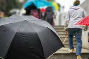 O καιρός τη Δευτέρα 28 Απριλίου 2025: Νεφώσεις και τοπικές βροχές - Αναμένεται βαθμιαία βελτίωση - Η πρόγνωση από το meteo και την ΕΜΥ