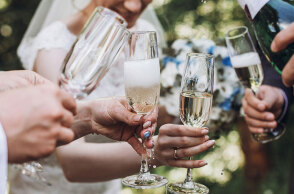 Μελέτη: Η κατανάλωση σαμπάνιας μπορεί να μειώσει τον κίνδυνο αιφνίδιας καρδιακής ανακοπής