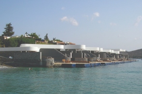 Elounda Beach Hotel, πλάγια όψη