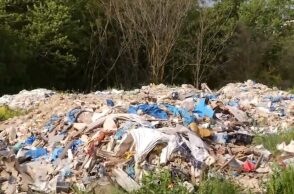 Απορρίμματα από το Τζάνειο Νοσοκομείο βρέθηκαν στην κοίτη του Κηφισού στο Μενίδι 