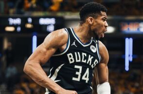  Γιάννης Αντετοκούνμπο