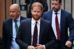 Ο πρίγκιπας Χάρι έχασε τη νομική προσφυγή για πλήρη αστυνομική προστασία στο Ηνωμένο Βασίλειο - Θα λαμβάνει «προσαρμοσμένη» φύλαξη υπό προϋποθέσεις.