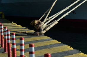 Αλόννησος: Απομακρύνεται ο Λιμενάρχης μετά το επικίνδυνο συμβάν - Έσπασε o κάβος πλοίου κατά τη διάρκεια επιβίβασης 