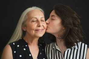 Γιορτή της Μητέρας 2025: Πότε πέφτει φέτος