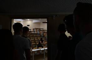 Στο ίδιο -κακόγουστο- έργο θεατές…