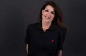 Νία Βαρντάλος