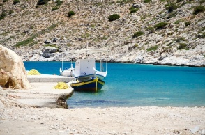 Παραλία με καΐκι