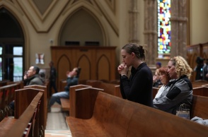 Προσευχές μετά την εκλογή του νέου Πάπα που κατάγεται από το Σικάγο