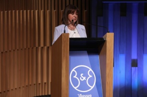 Κατερίνα Σακελλαροπούλου