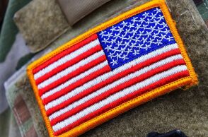 ΗΠΑ: Οι διοικητές ενόπλων δυνάμεων καλούνται να εντοπίσουν τρανς στρατιώτες και να τους οδηγήσουν σε αποχώρηση - Η νέα εντολή επαναφέρει πολιτικές διακρίσεων. 