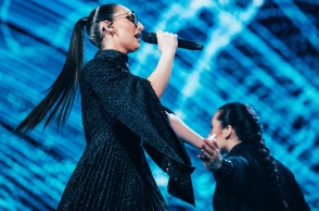 Η Κλαυδία στην σκηνή της Eurovision 2025 με την «Αστερομάτα»