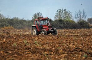 Όργωμα Χωραφιού