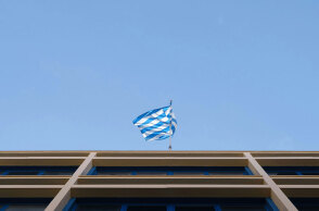 Ο Μανωλιός είναι γυμνός