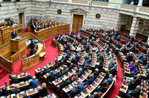 Αντιπολίτευση: Όλα εδώ αλλάζουνε και όλα τα ίδια μένουν