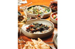  Ella Urban Greek Cuisine: Σύγχρονη ελληνική-μεσογειακή κουζίνα στην καρδιά της Αθήνας