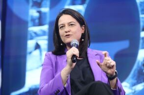 Κεραμέως: Η χώρα μας έχει πλέον χαμηλότερη ανεργία από τη Σουηδία, την Εσθονία, τη Φινλανδία και την Ισπανία